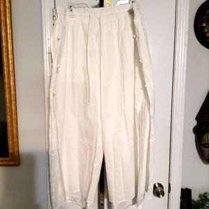 White Asian inspired 5x pants.